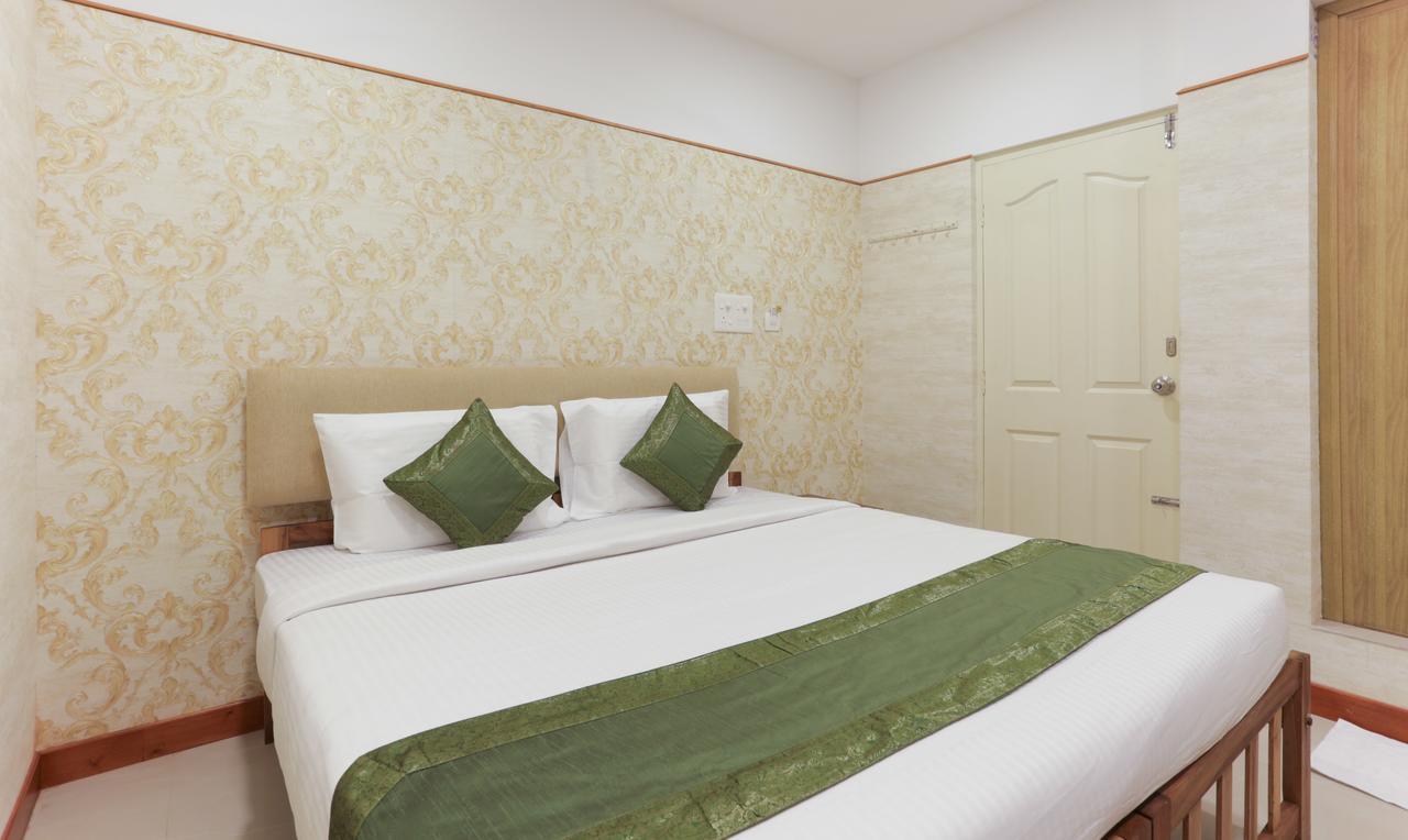 Heaven Gardens Hotell Kochi Exteriör bild