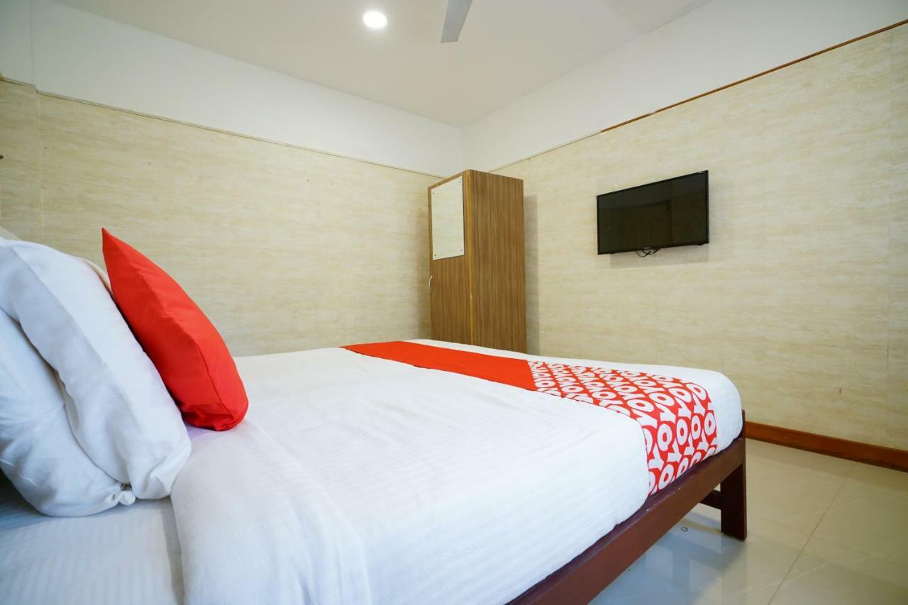 Heaven Gardens Hotell Kochi Exteriör bild